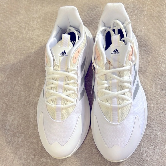 ADIDAS AlphaEdge Plus.        New in Box - Picture 3 of 6